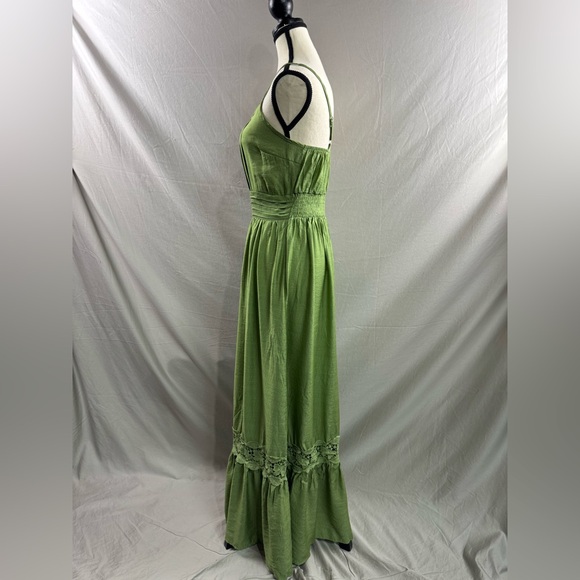 Boho Shirred Ruffle Lace Hem Maxi Dress Green. - Picture 7 of 8